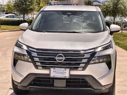 Used 2024 Nissan Rogue SV AWD/4WD image 7