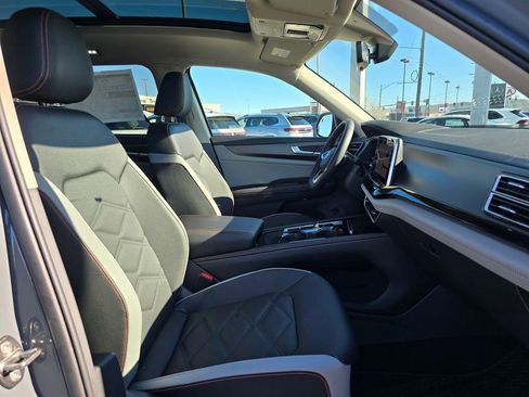 New 2026 Volkswagen Atlas Peak Edition AWD/4WD image 11
