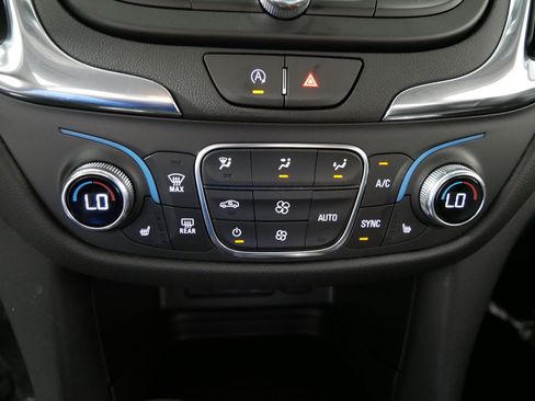 Used 2023 Chevrolet Equinox LT AWD/4WD image 23