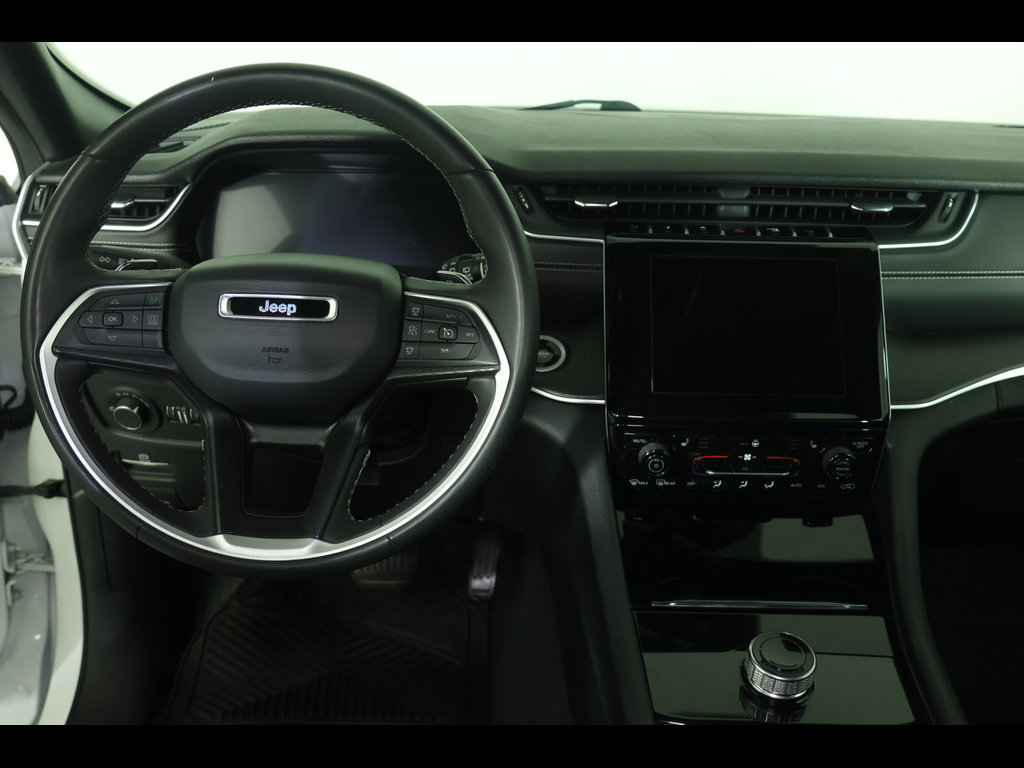 Used 2024 Jeep Grand Cherokee Altitude AWD/4WD image 21