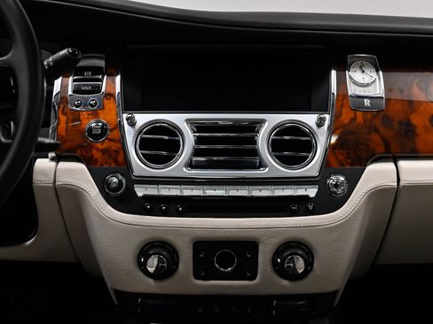 Used 2012 Rolls-Royce Ghost RWD image 24