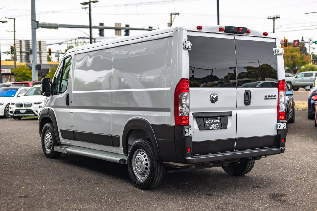 Used 2025 RAM ProMaster 2500 w/ U-Haul Equipment Group FWD image 9