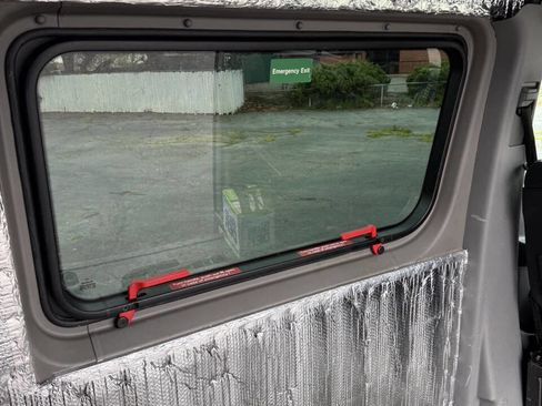 Used 2018 Mercedes-Benz Sprinter 2500 image 9