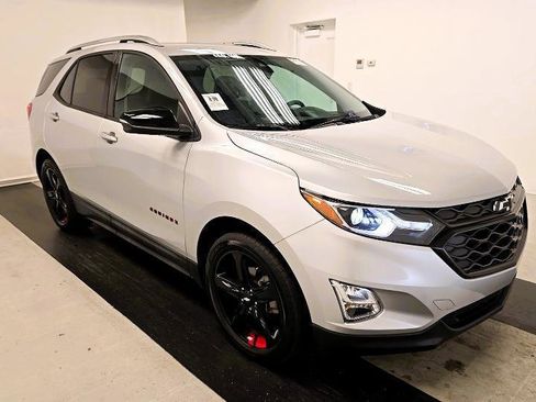 Used 2021 Chevrolet Equinox Premier w/ Redline Edition FWD image 3