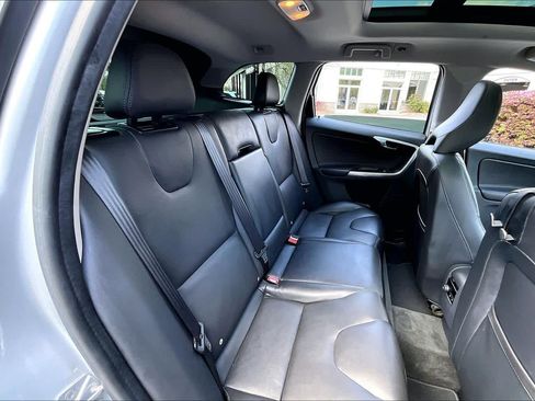 Used 2016 Volvo XC60 T6 Platinum w/ Protection Package image 21