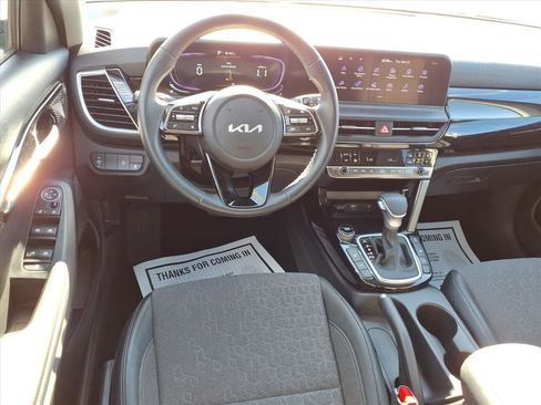 Used 2025 Kia Seltos S image 4