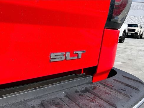Used 2018 GMC Sierra 1500 SLT w/ SLT Premium Package AWD/4WD image 7