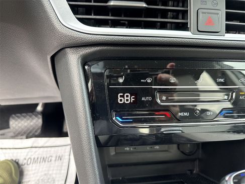 New 2025 Volkswagen Taos SE image 32
