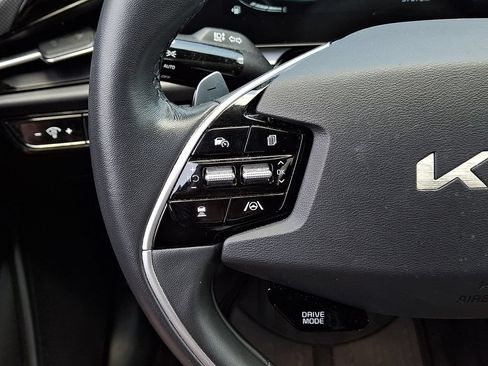 Certified 2023 Kia Niro EX FWD image 22
