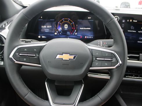 New 2026 Chevrolet Equinox LT FWD image 33