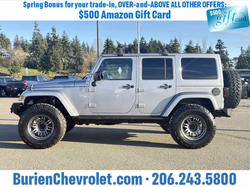 Used 2015 Jeep Wrangler Unlimited Sahara image 2