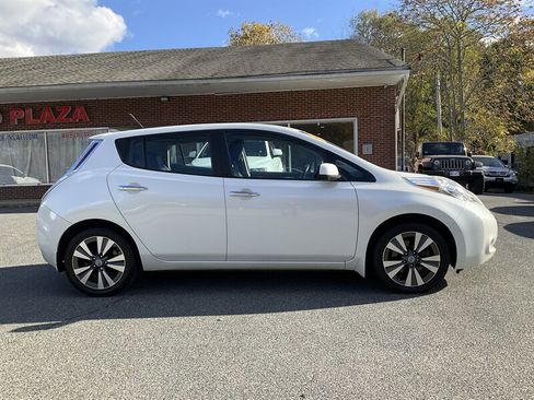 Used 2014 Nissan Leaf SL w/ Premium Package image 4