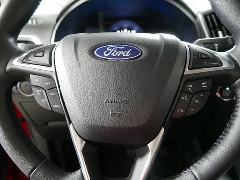 Used 2023 Ford Edge Titanium w/ Class II Trailer Tow Package AWD/4WD image 25