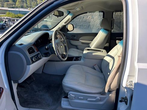 Used 2011 Chevrolet Tahoe LT image 9