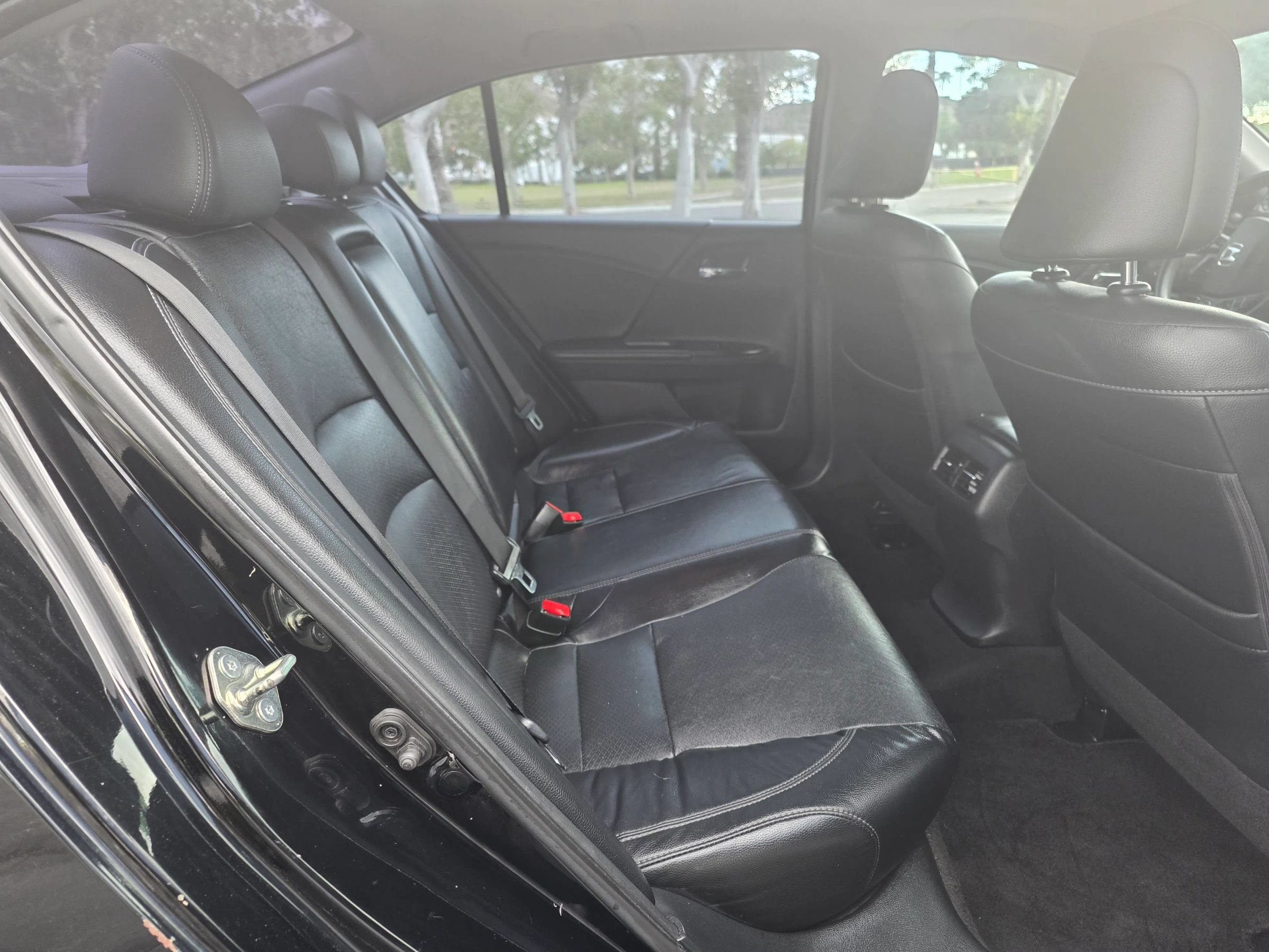 Used 2017 Honda Accord EX-L image 16