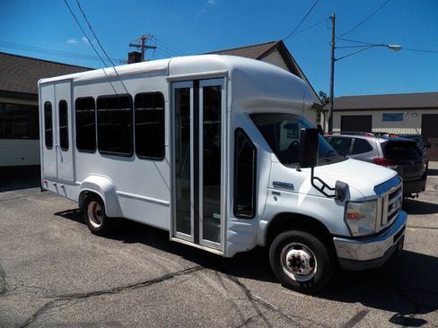 Used 2011 Ford E-350 and Econoline 350 Super Duty w/ Shuttle Bus Prep Pkg RWD image 1