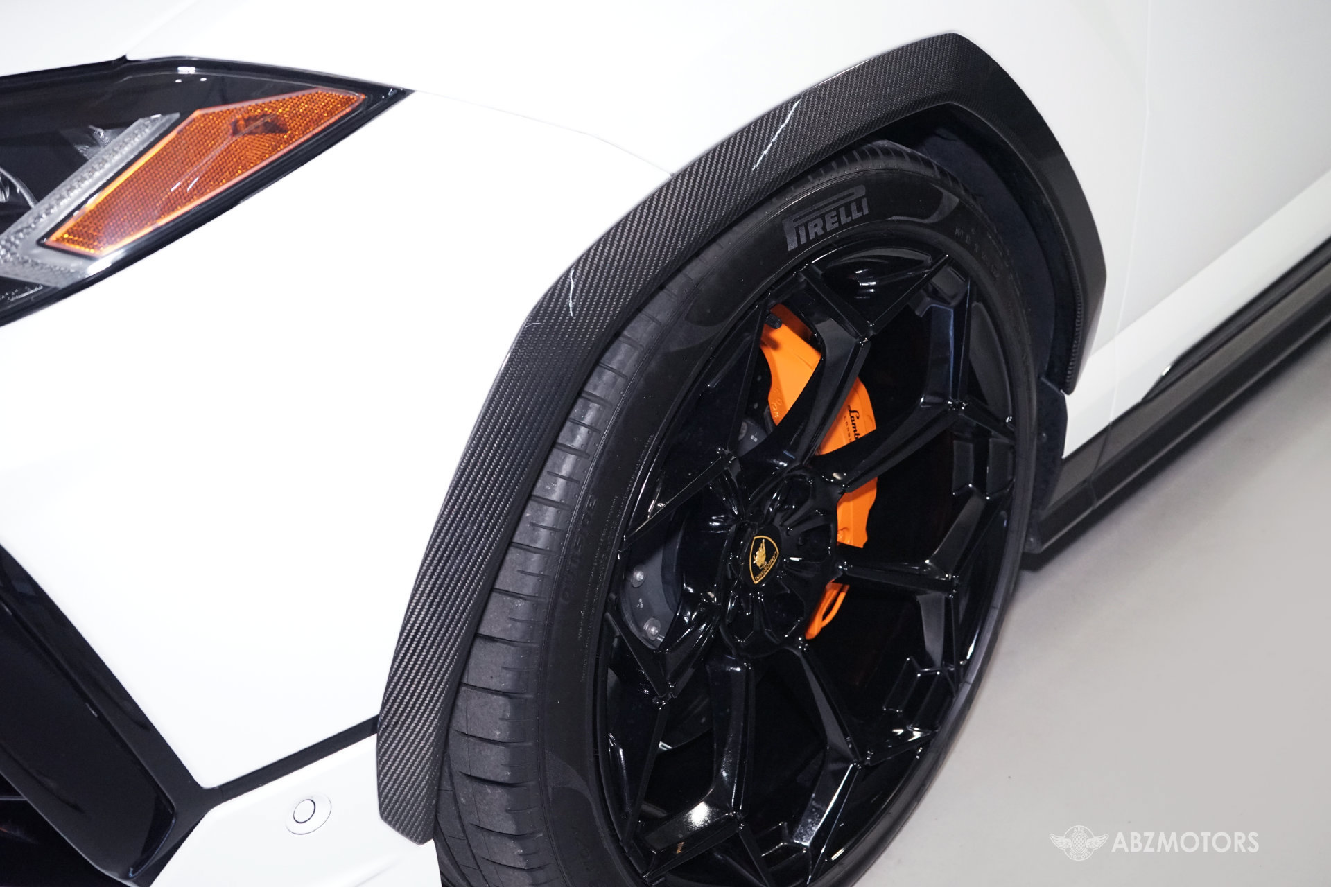 Used 2024 Lamborghini Urus Performante AWD/4WD image 8