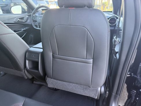 New 2026 Chevrolet Trax RS w/ Sunroof Package image 38