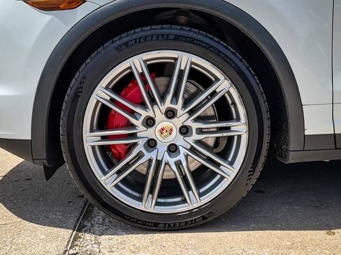 Used 2013 Porsche Cayenne Turbo w/ Premium Pkg Plus AWD/4WD image 5