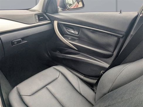 Used 2016 BMW 320i Sedan image 15