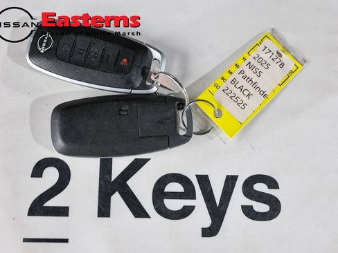 Used 2025 Nissan Pathfinder SL w/ SL Premium Package AWD/4WD image 25