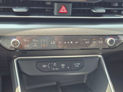 New 2027 Kia Carnival SX w/ Dark Edition Package FWD image 16