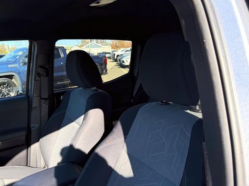 Used 2020 Toyota Tacoma TRD Sport image 11