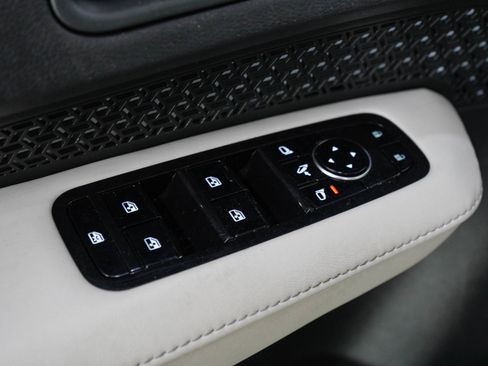 Used 2023 Nissan Ariya AWD image 23