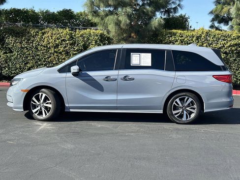 Used 2023 Honda Odyssey Touring image 3