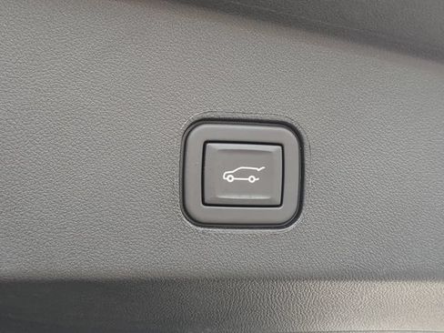 Used 2024 Cadillac Lyriq Sport RWD image 15