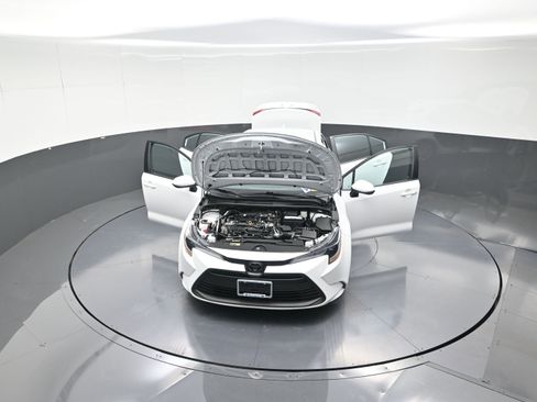 Used 2023 Toyota Corolla LE image 12