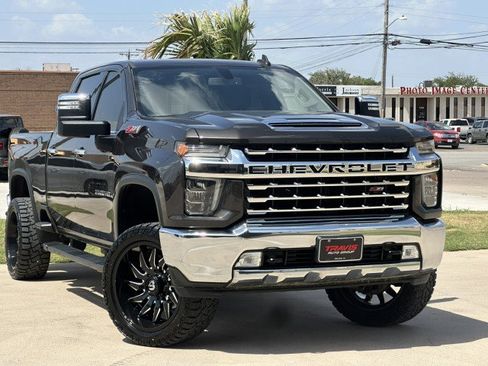 Used 2020 Chevrolet Silverado 2500 LTZ w/ LTZ Convenience Package AWD/4WD image 18