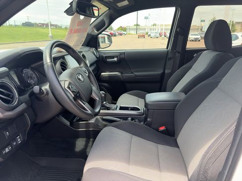Certified 2023 Toyota Tacoma TRD Off-Road w/ Technology Package AWD/4WD image 9