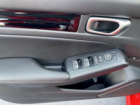 Used 2023 Honda Civic Touring image 9