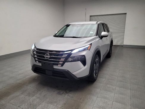 Used 2024 Nissan Rogue SV image 15