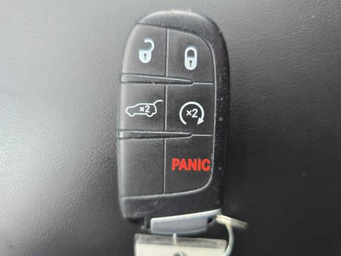 Used 2021 Jeep Grand Cherokee Altitude image 21