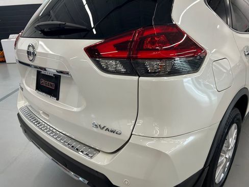 Used 2020 Nissan Rogue SV AWD/4WD image 17