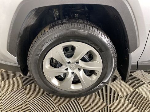 Used 2023 Toyota RAV4 LE AWD/4WD image 18