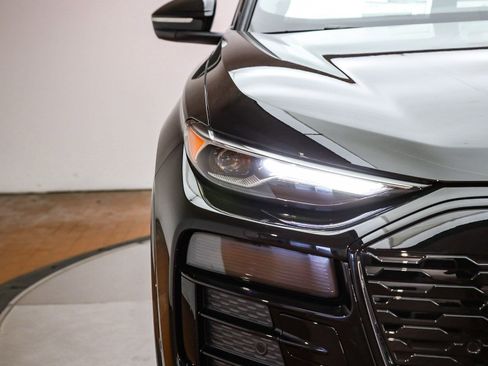 New 2025 Audi Q6 e-tron Premium AWD/4WD image 7