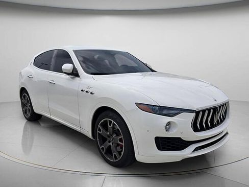 Used 2023 Maserati Levante GT AWD/4WD image 4