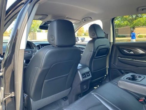 Used 2024 GMC Terrain SLT image 27