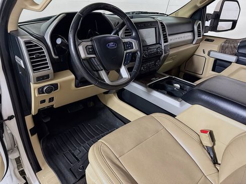 Used 2017 Ford F250 Lariat w/ Lariat Ultimate Package AWD/4WD image 7