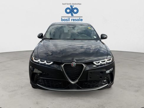 Used 2024 Alfa Romeo Tonale Ti w/ Premium Interior Package AWD/4WD image 10