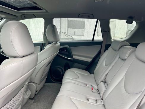 Used 2010 Toyota RAV4 Limited FWD image 12