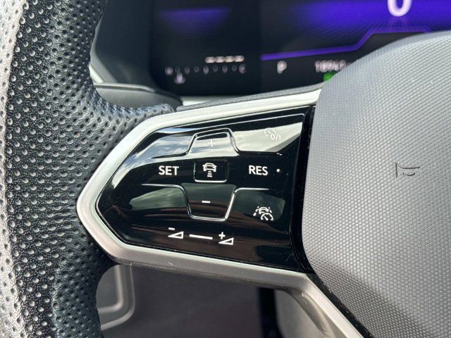 Certified 2023 Volkswagen Tiguan SE R-Line FWD image 9