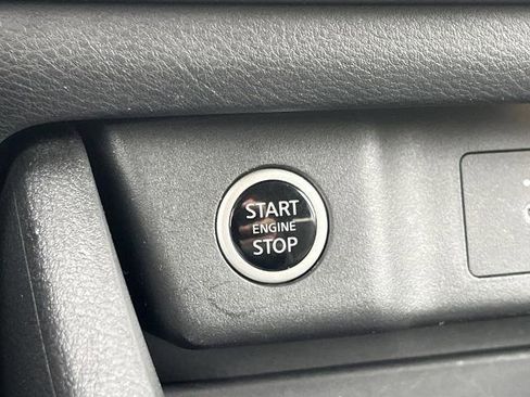 Certified 2022 Nissan Rogue SV image 9