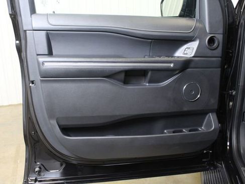 Used 2024 Ford Expedition XLT RWD image 9