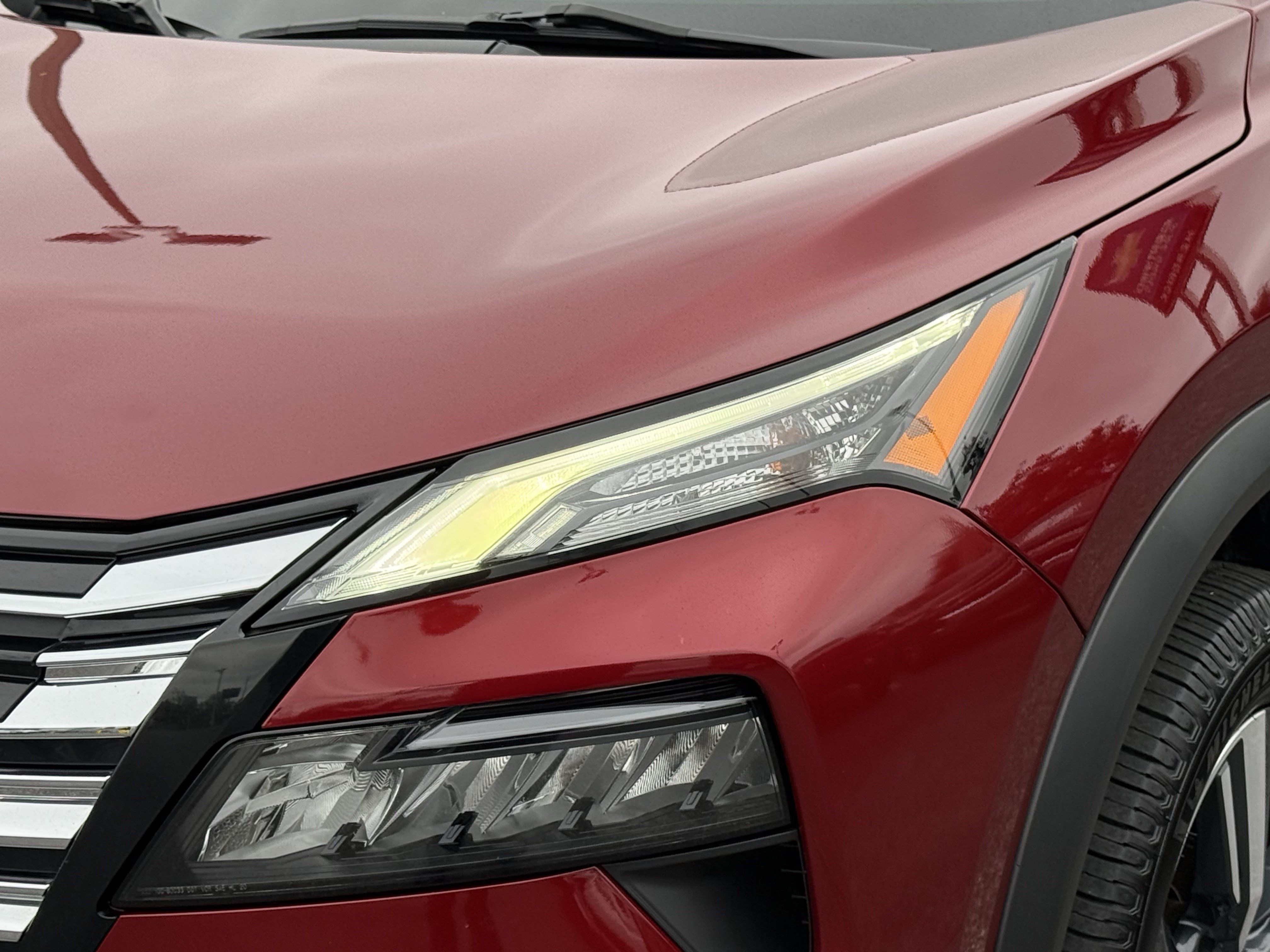 Used 2024 Nissan Rogue SL FWD image 6