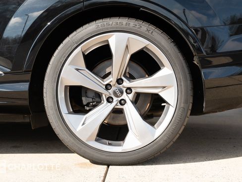 Used 2023 Audi SQ7 Premium Plus w/ Towing Package image 10