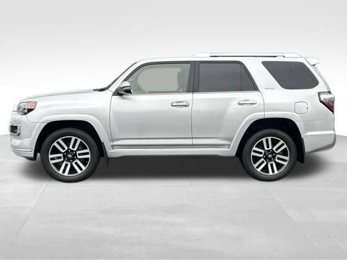 Used 2018 Toyota 4Runner Limited AWD/4WD image 2